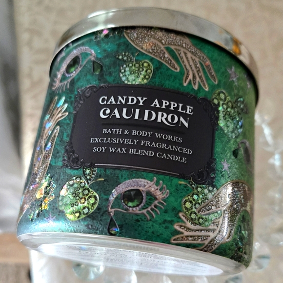 Candy Apple Cauldron Bath & Body Candle - Picture 13 of 14